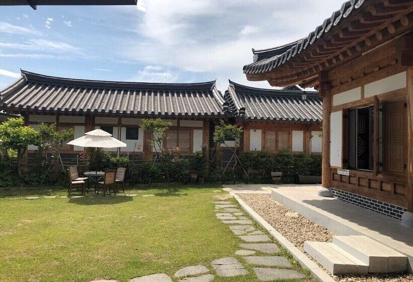 Hotel Suncheon Moonlight Love Hanok Pension