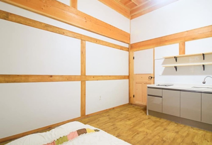 Hotel Suncheon Moonlight Love Hanok Pension