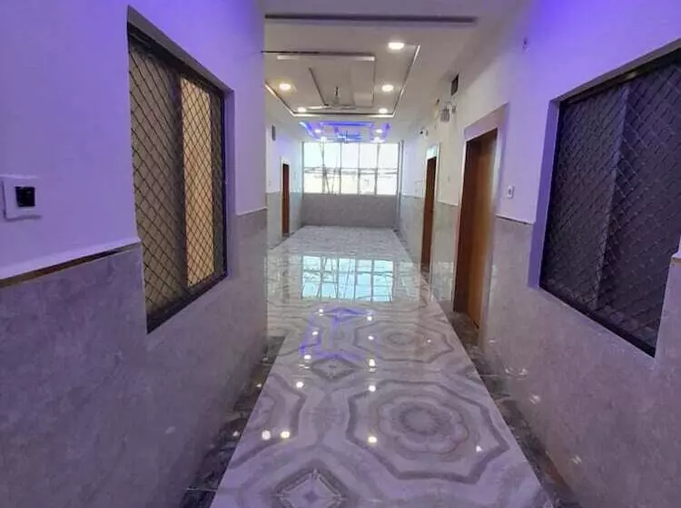 ホテル Goroomgo Nirmala Palace Ayodhya
