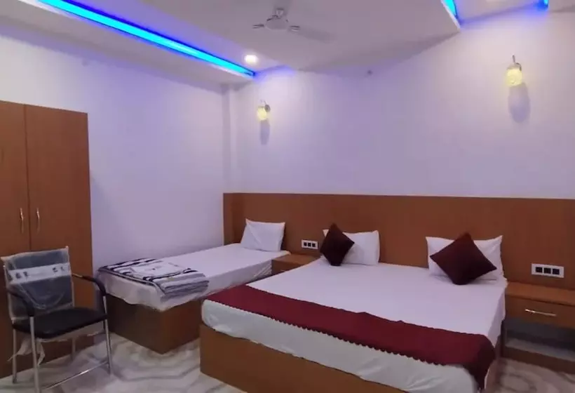 ホテル Goroomgo Nirmala Palace Ayodhya