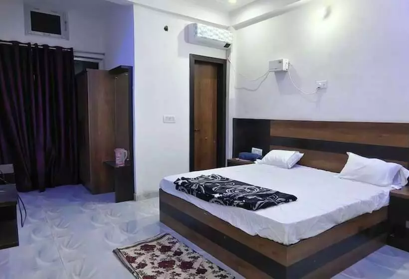 ホテル Goroomgo Nirmala Palace Ayodhya