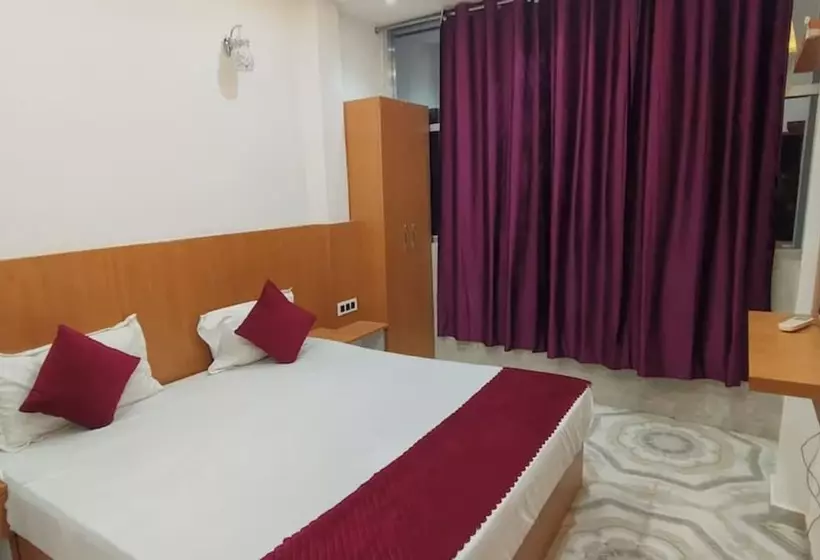 ホテル Goroomgo Nirmala Palace Ayodhya