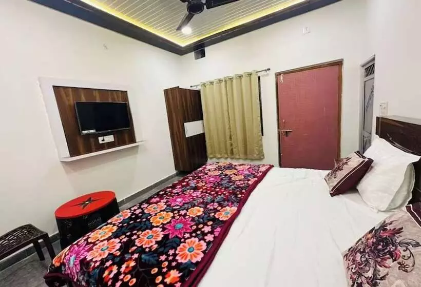 ホテル Goroomgo Nirmala Palace Ayodhya