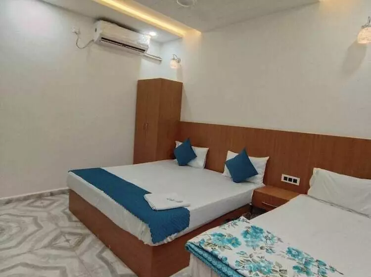 ホテル Goroomgo Nirmala Palace Ayodhya