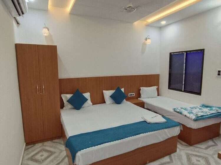 Hotel Goroomgo Nirmala Palace Ayodhya