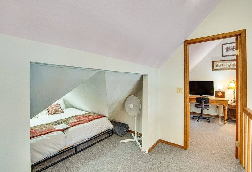 Washington Mountain Cabin: 1 Mi To Lake Cle Elum