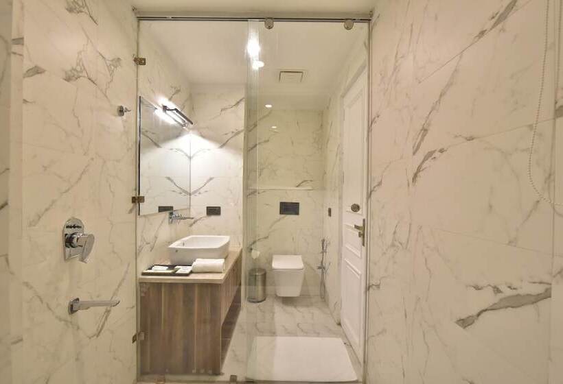 Claret Inn By Dls Hotels