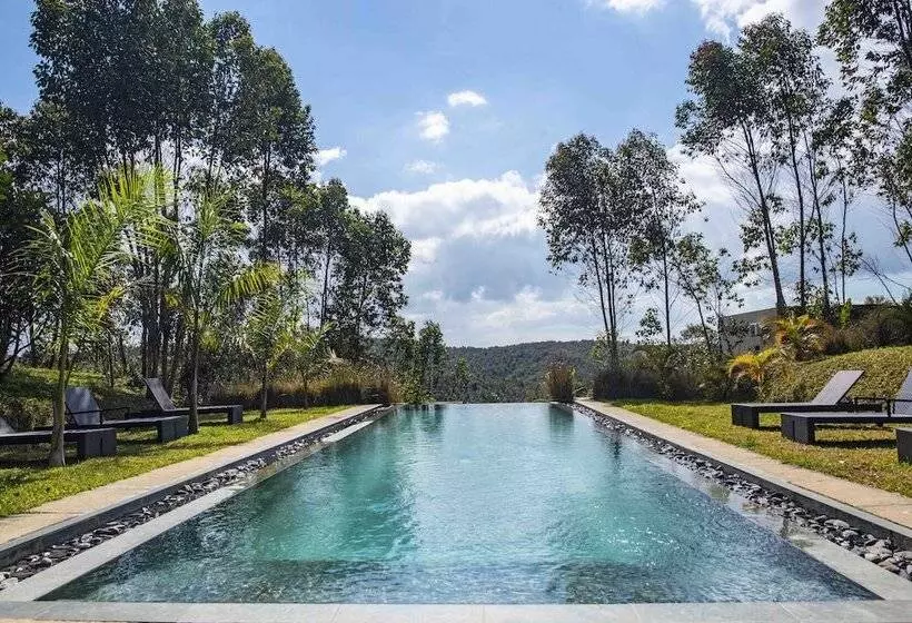 هتل Mantadia Lodge Andasibe