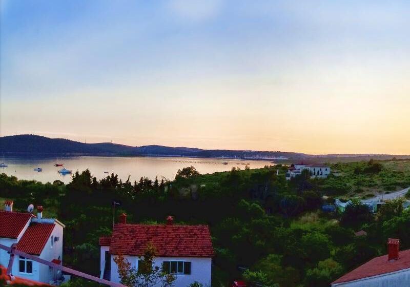 ホテル Apartments Snjezana