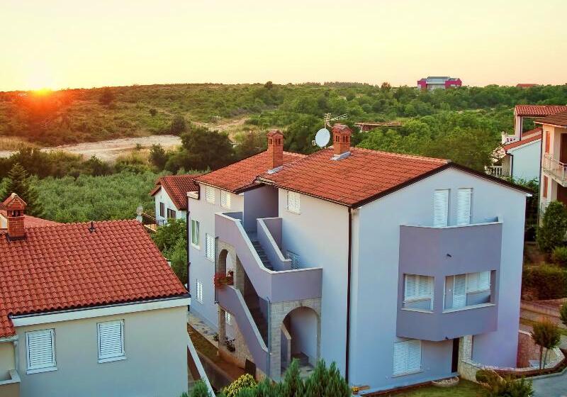 ホテル Apartments Snjezana