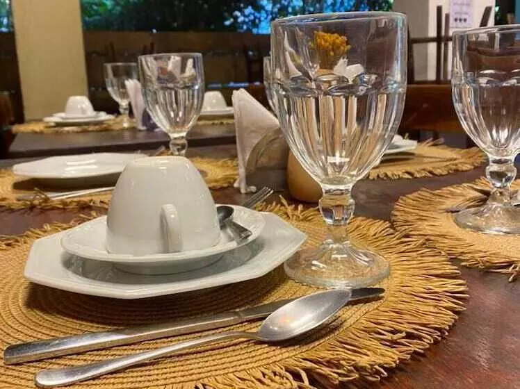簡易ホテル Pousada Casa Haoli