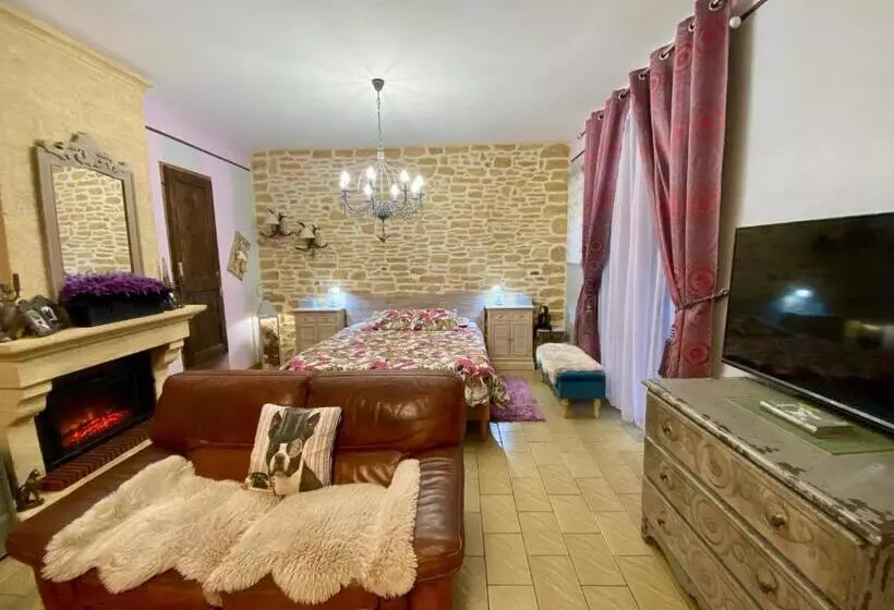 ベッドアンドブレックファースト ô Clair De Lune Chambres D Hôtes Climatisées à Sarlat   Parking Privé   Piscine Chauffée   Espace Bi