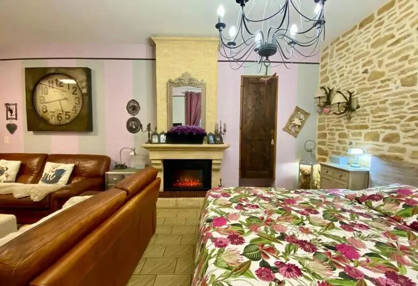 ベッドアンドブレックファースト ô Clair De Lune Chambres D Hôtes Climatisées à Sarlat   Parking Privé   Piscine Chauffée   Espace Bi