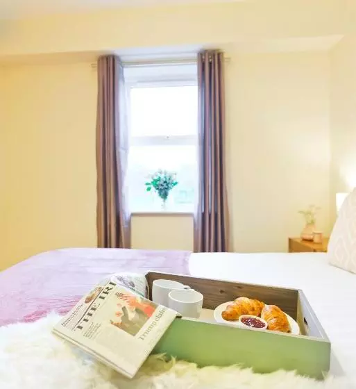 Five Lamps Suites