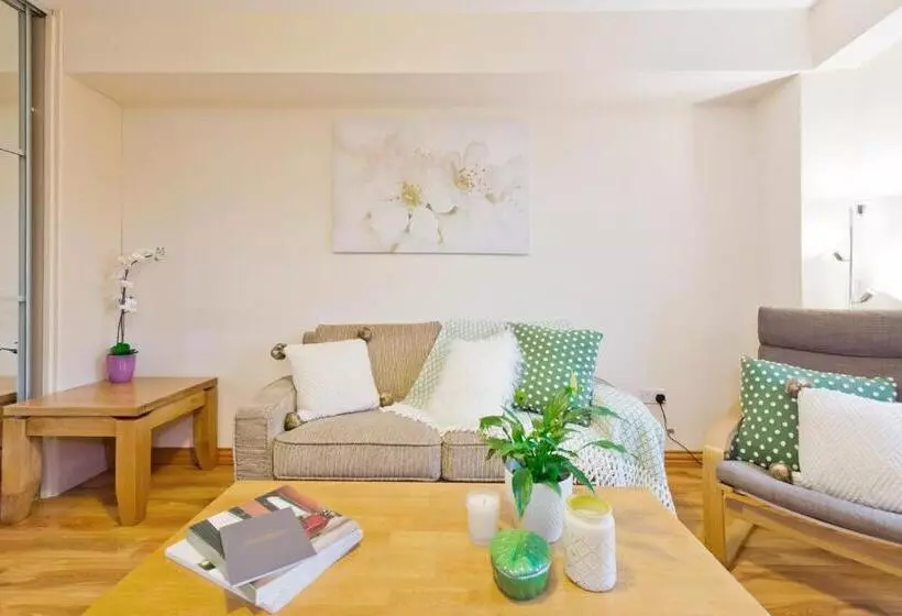 Five Lamps Suites