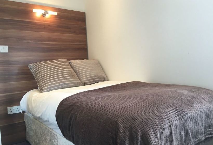 Glasgow Airport Apartments