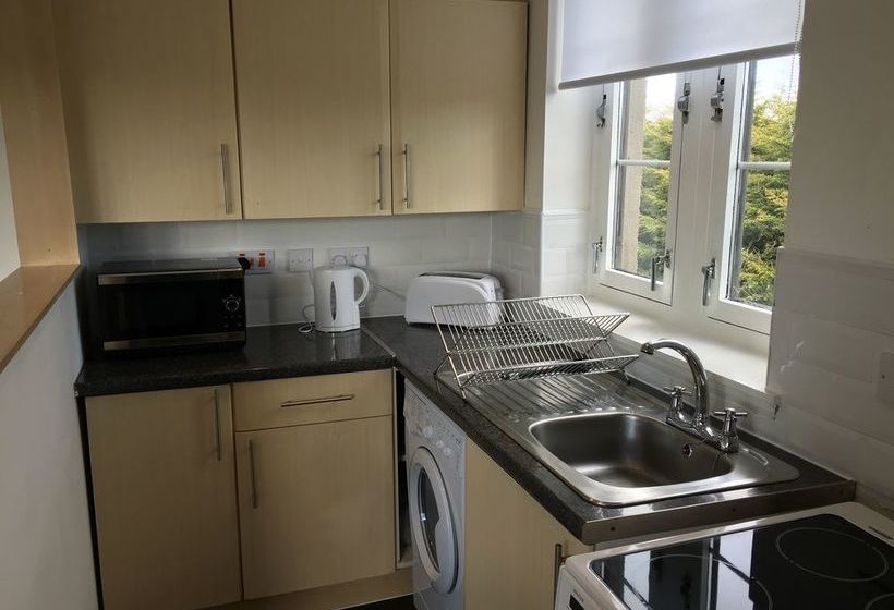 Glasgow Airport Apartments