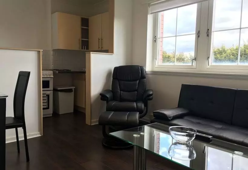 Glasgow Airport Apartments