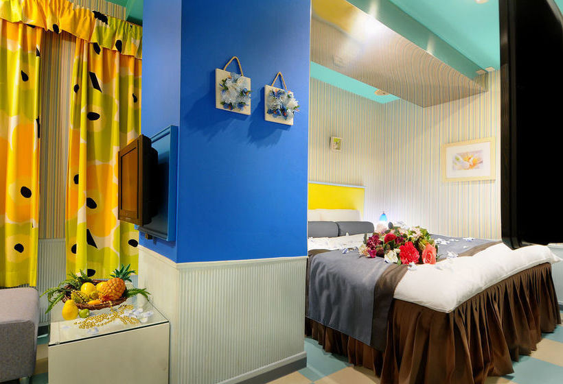 Hotel Chapel Coconuts Hirakata