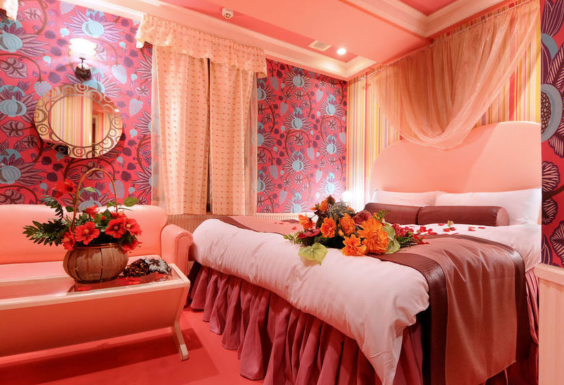 Hotel Chapel Coconuts Hirakata