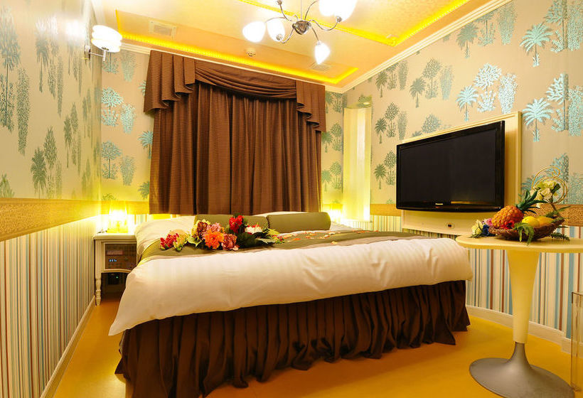 Hotel Chapel Coconuts Hirakata