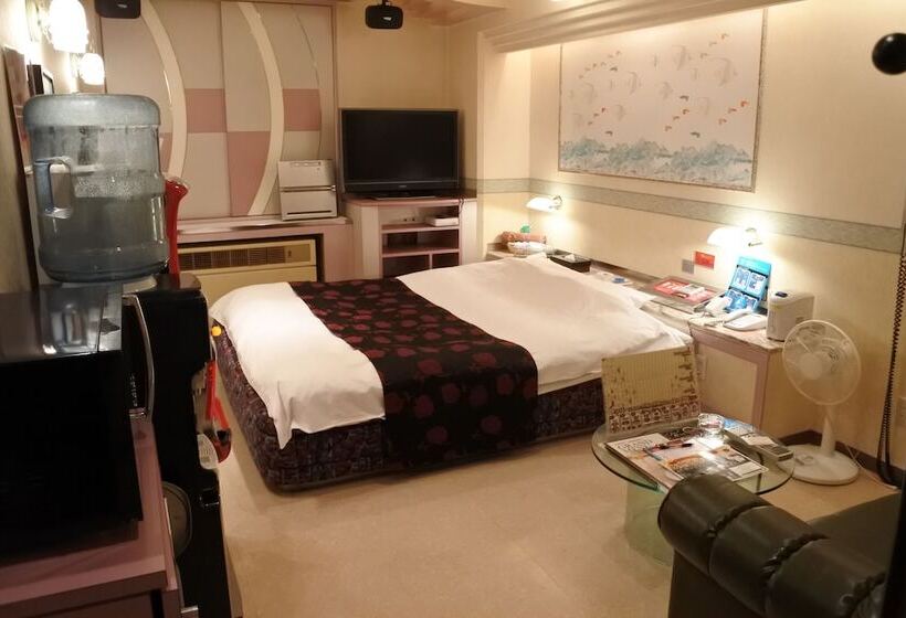 Отель Dressy  Adults Only