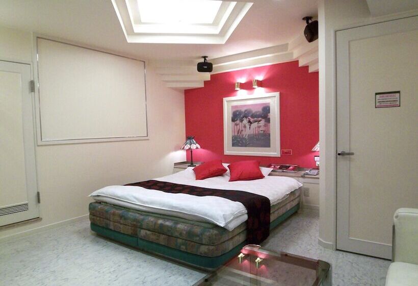 Отель Dressy  Adults Only