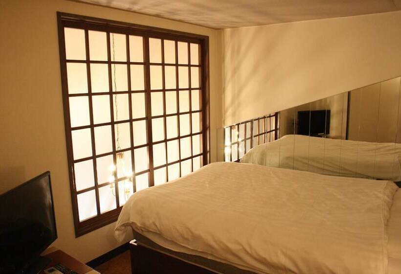 ホテル Muse Osaka   Adults Only