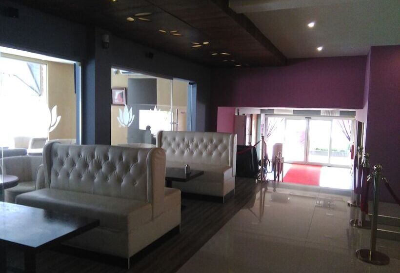 Отель Nirvana Inn