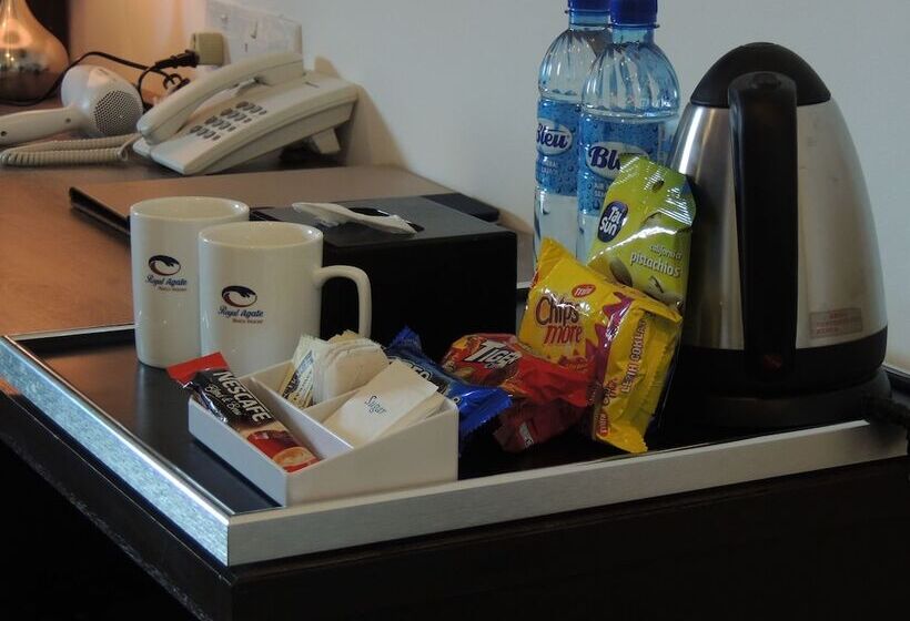 فندق Royal Agate Beach Resort