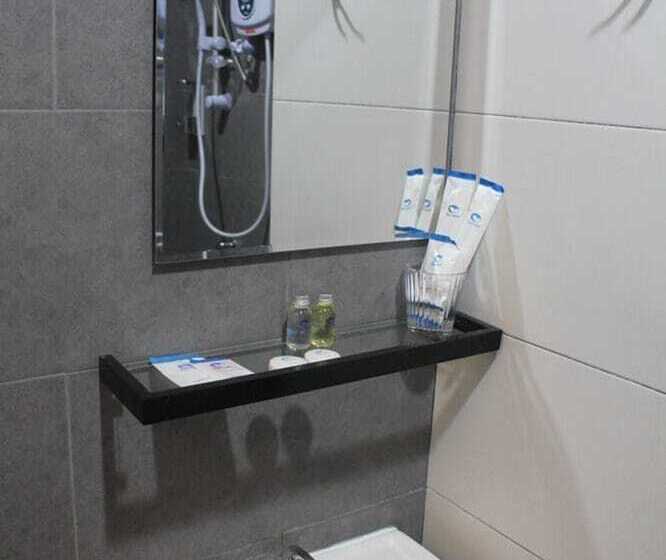 فندق Royal Agate Beach Resort