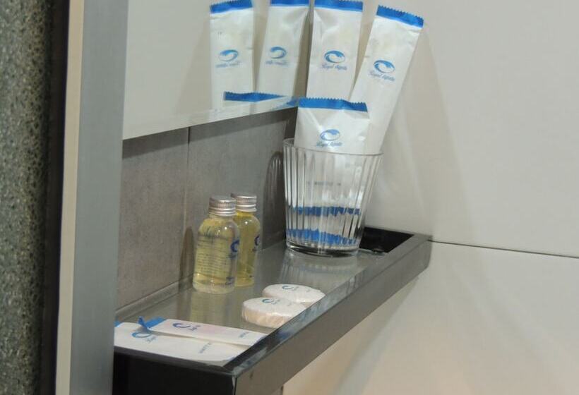 فندق Royal Agate Beach Resort