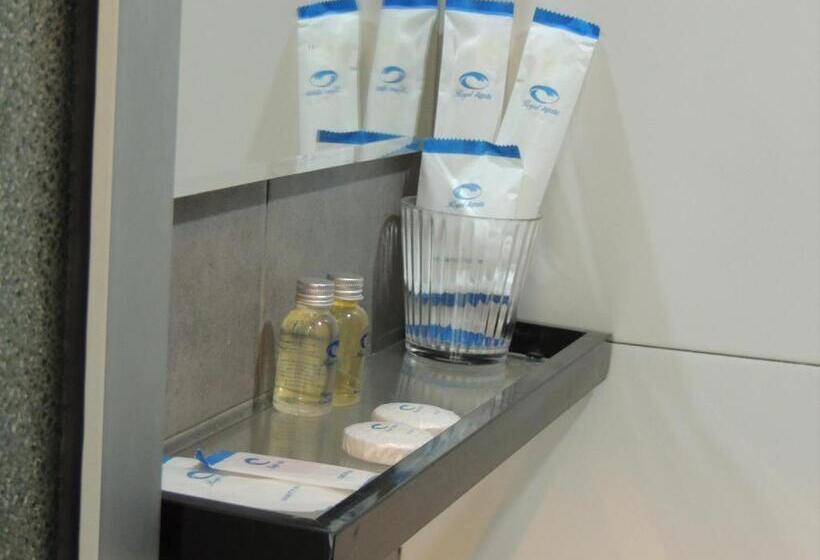 فندق Royal Agate Beach Resort