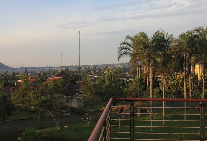 Villa Sophia Cimacan Puncak