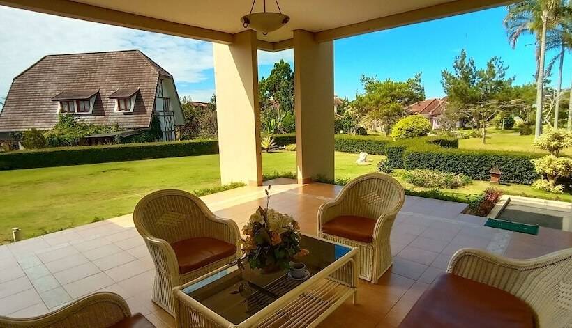 Villa Sophia Cimacan Puncak