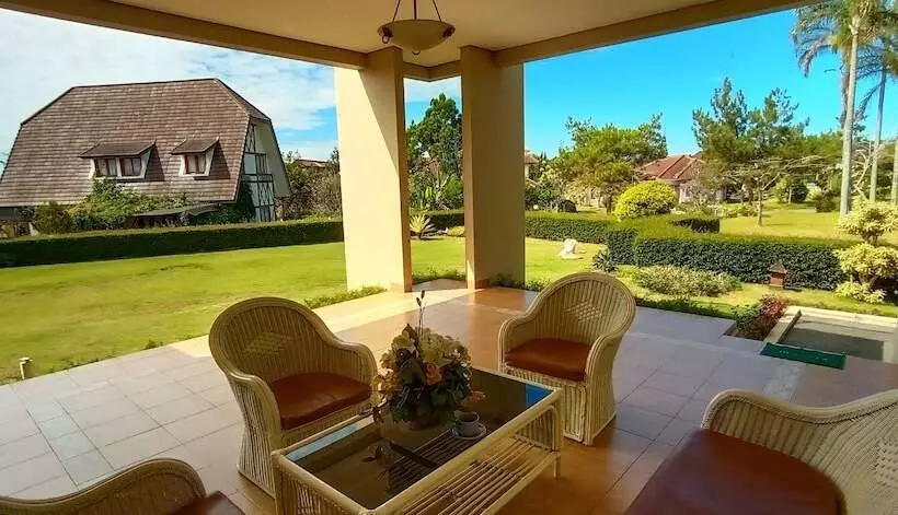 Villa Sophia Cimacan Puncak