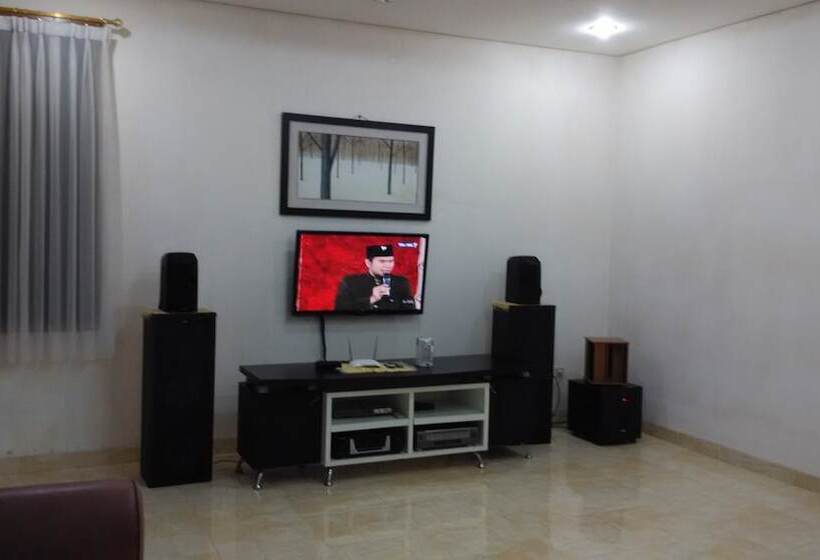 Villa Sophia Cimacan Puncak