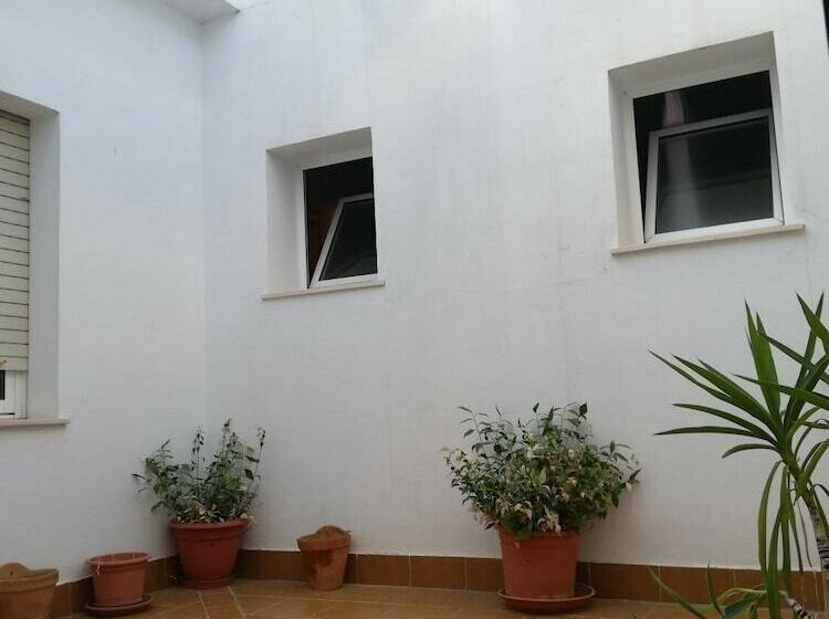 فندق صغير 24h Hostal Antequera