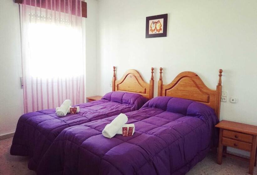 فندق صغير 24h Hostal Antequera