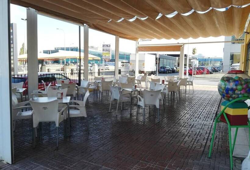 فندق صغير 24h Hostal Antequera