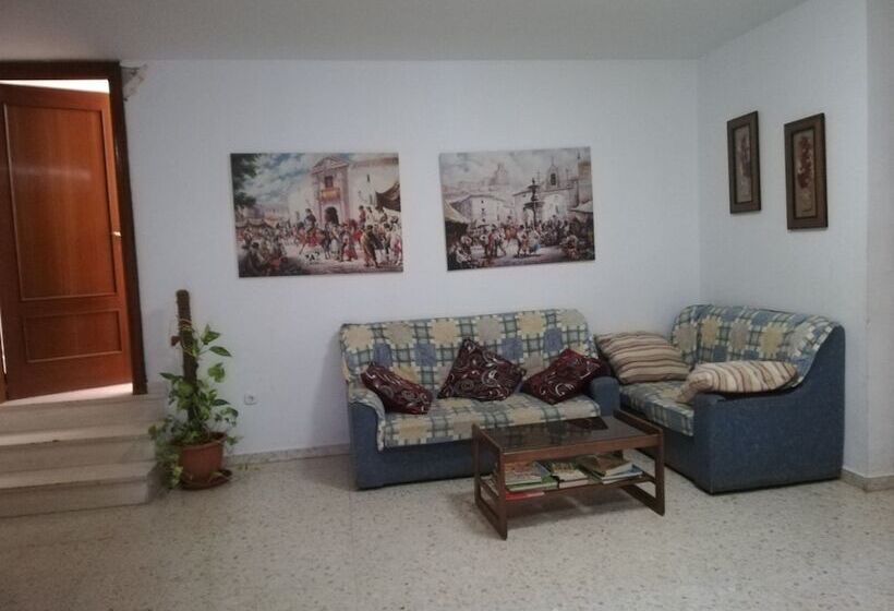 فندق صغير 24h Hostal Antequera