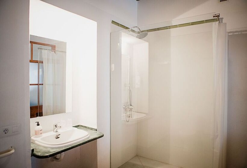 Hostel Café Frenteabastos