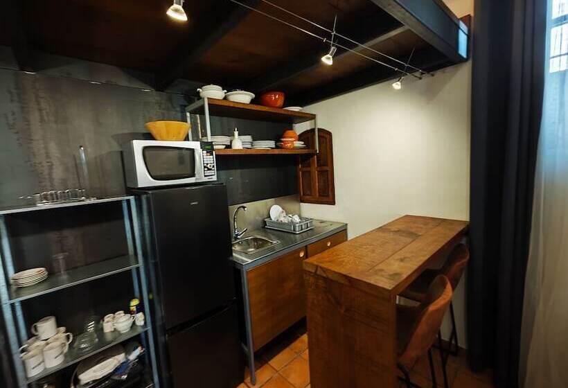 Hostel Café Frenteabastos