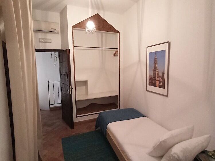 Hostel Café Frenteabastos