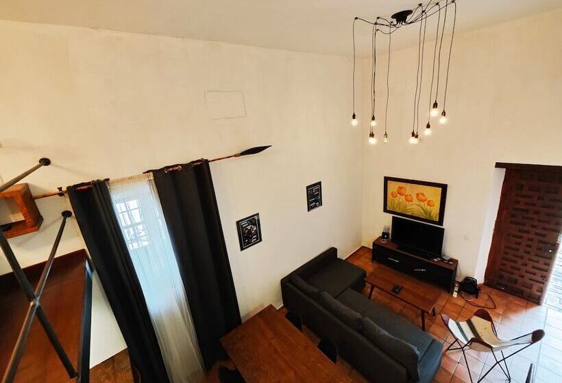 Hostel Café Frenteabastos