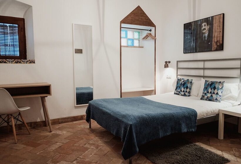 Hostel Café Frenteabastos