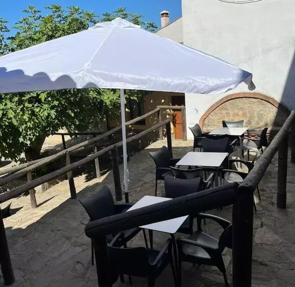 ユースホステル Hosteria La Higuera
