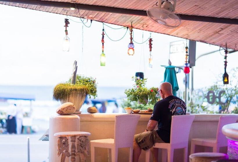 Barefoot Hotel Kalim Beach Front