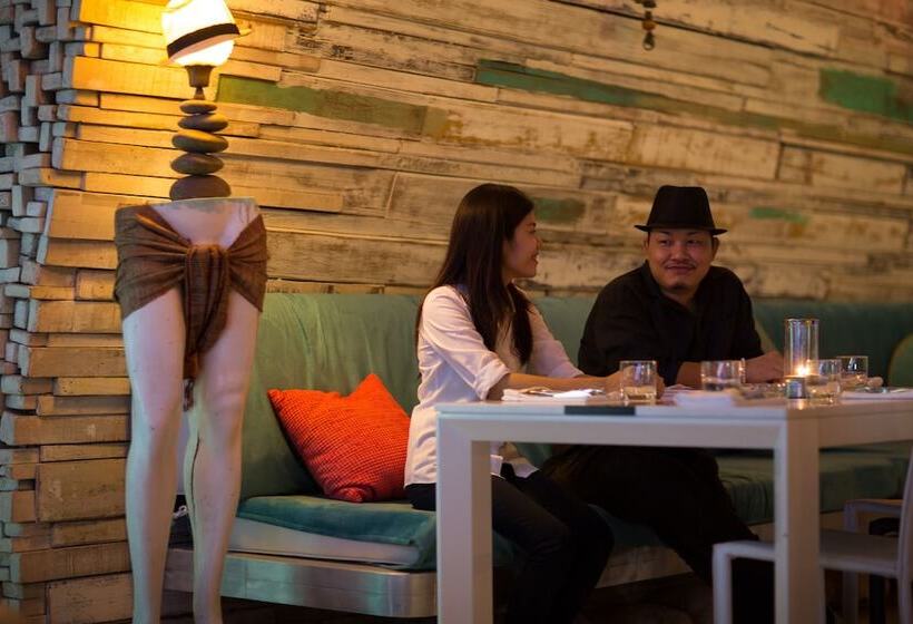 Barefoot Hotel Kalim Beach Front