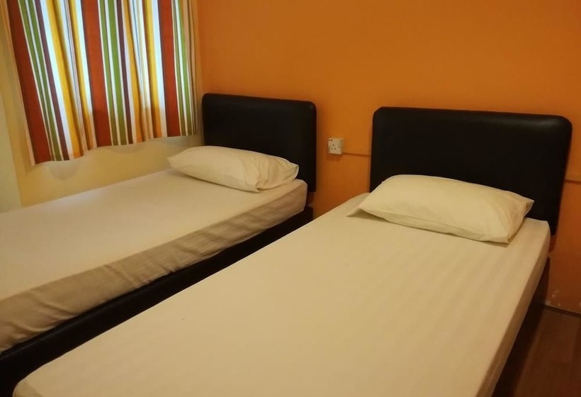 Harbourside Backpackers  Hostel